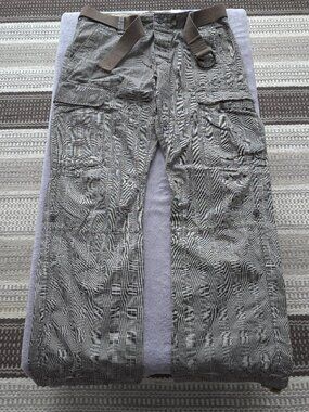 H&M L.O.G.G cargo pants with belt size 36